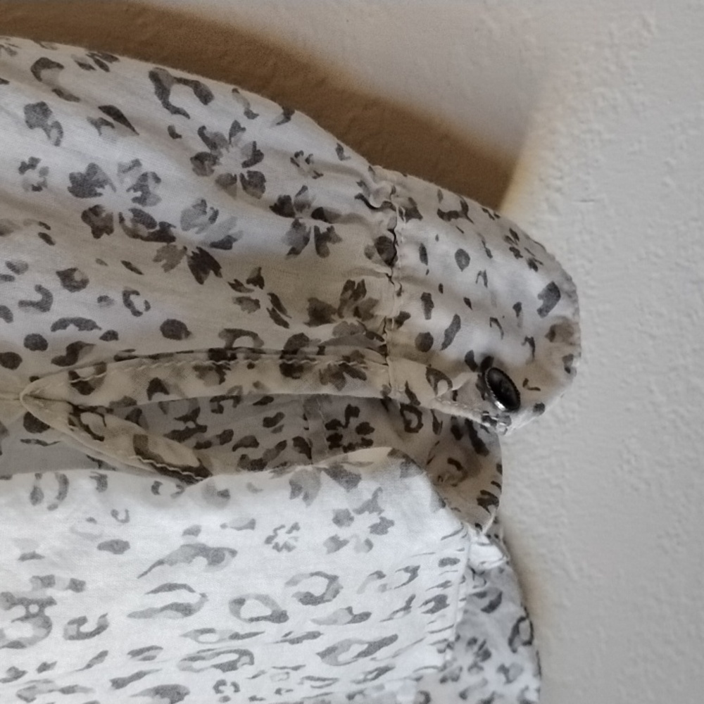 C&A Leopard Print Button-Up Blouse - Picture 8 of 14